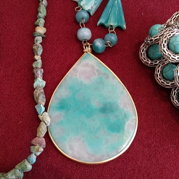 Fashion Jewelry Lot - Turquoise - One Bracelet - Five Necklaces - Picture 3 of 7
